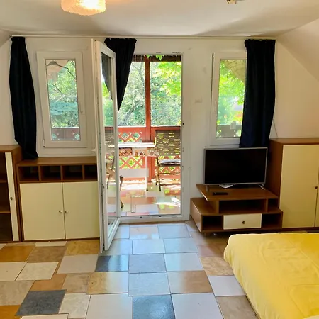Beni Nyaralo Apartment *
